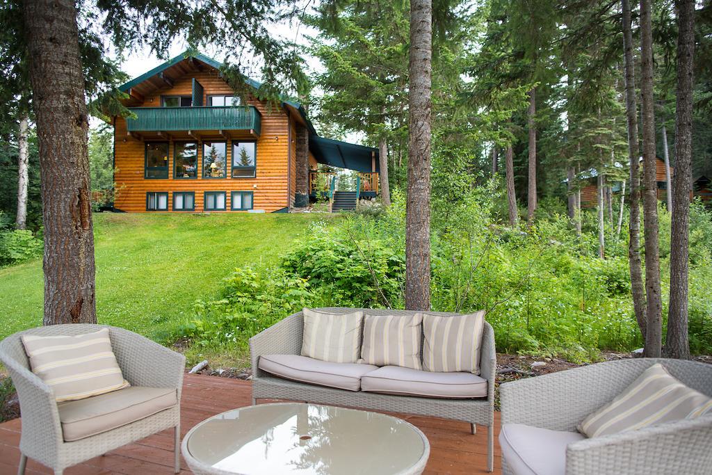 Mountain River Lodge Mount Robson Exterior photo